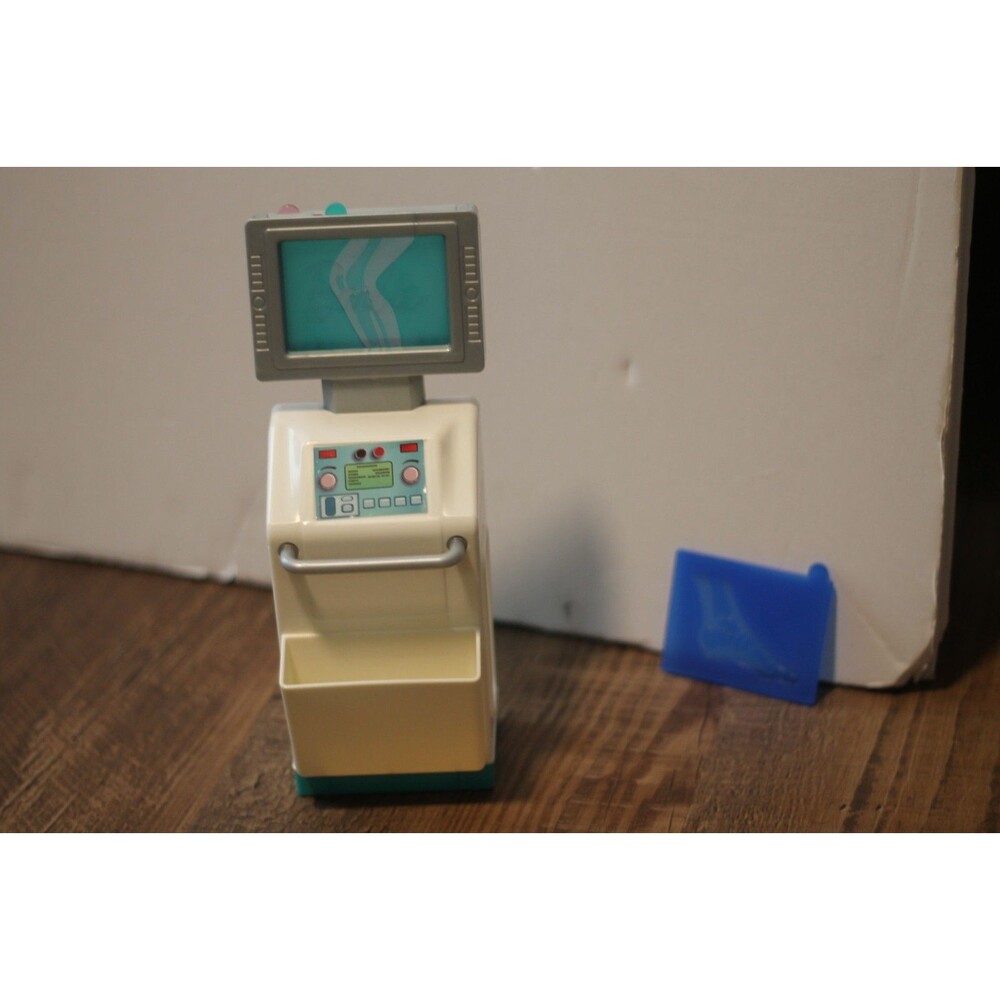 Barbie Fast Cast Clinic playset